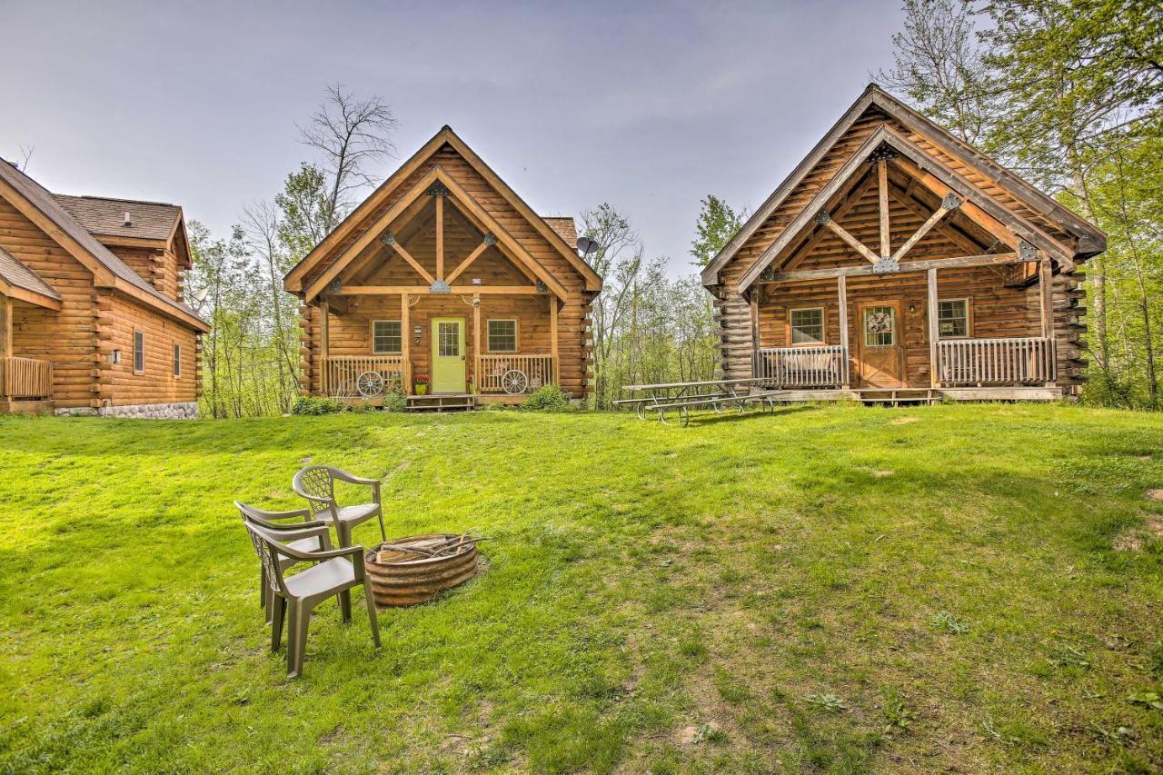 Resort Cabin With Fire Pit Golf, Hike And Play! Rothbury Eksteriør bilde